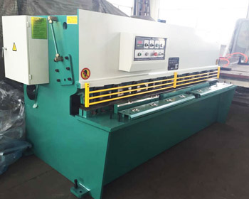 QC12Y-8X2500液压摆式剪板机
